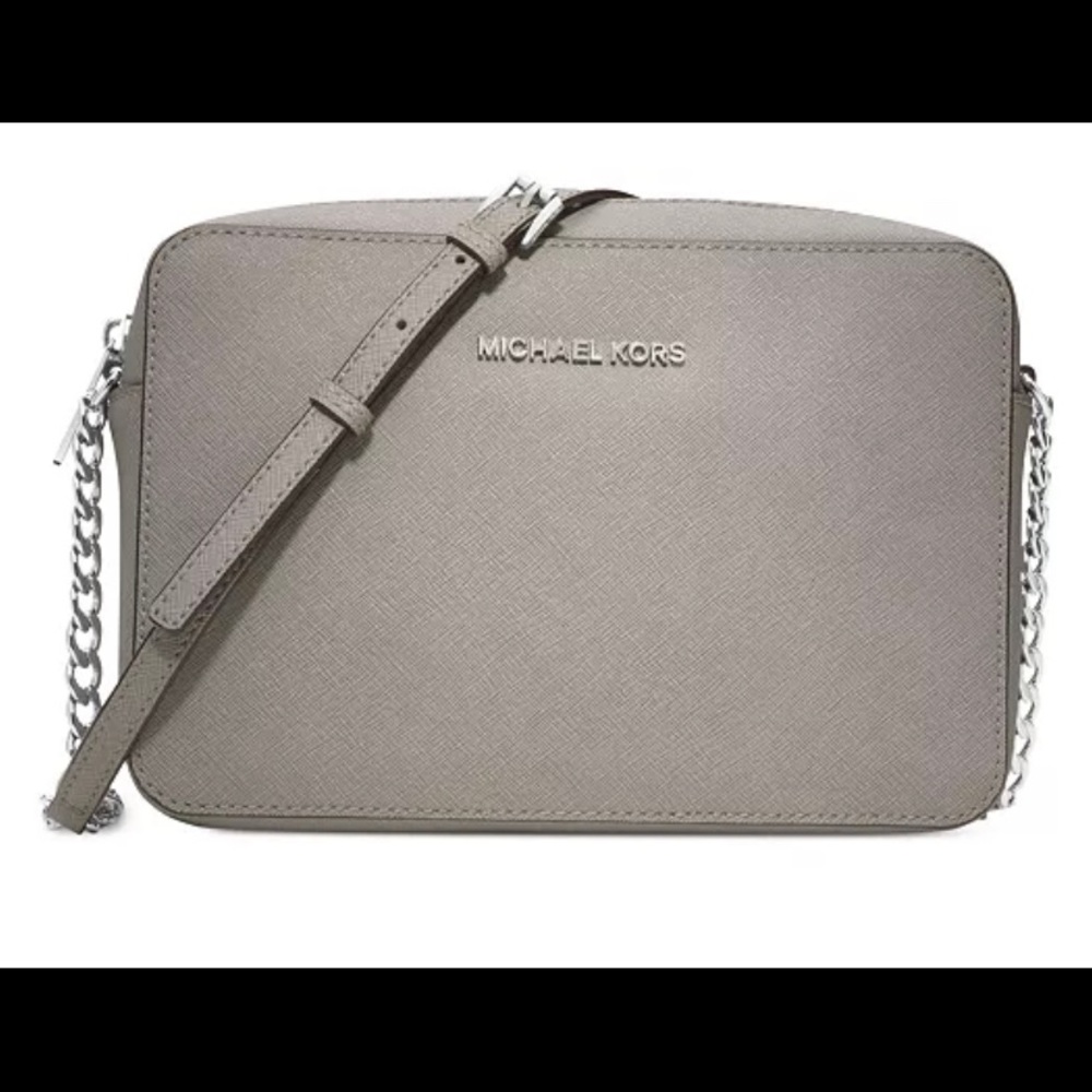 Michael Kors Large Jet Set Crossbody purse
Grey/silver